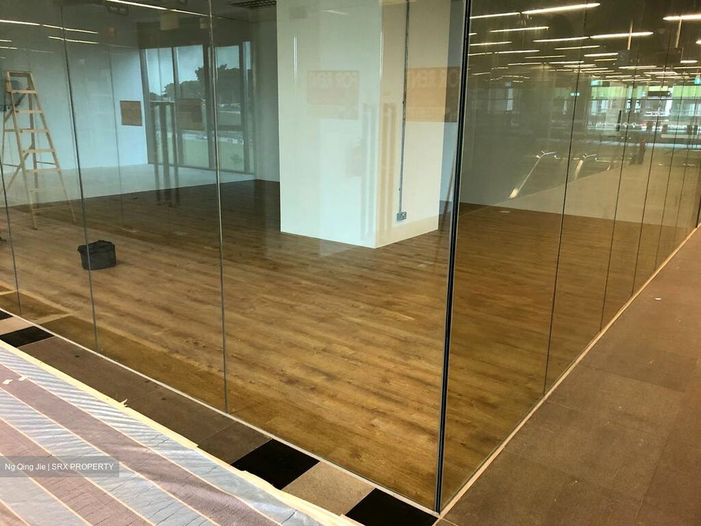 Vision Exchange (D22), Retail #514709731